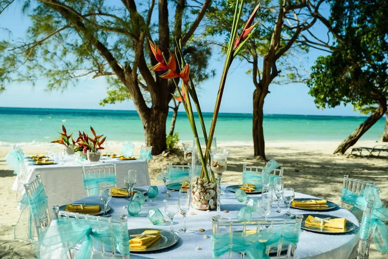 876 Beach Club Hotel The Rock 0*, Florence Hall Jamaica